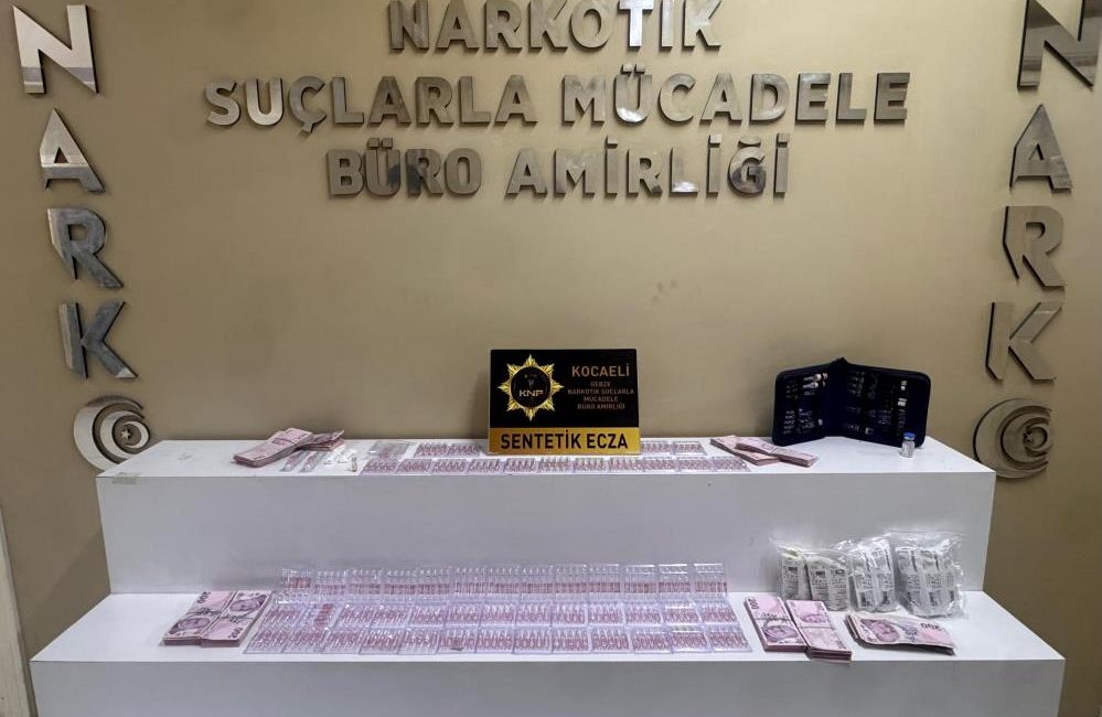 Kocaeli’de narkotik ekiplerinin düzenlediği operasyonlarda 316 sentetik ecza ve 146