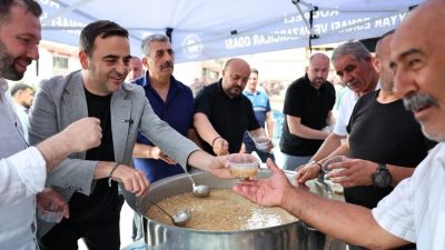 Başiskele Belediye Başkanı Yasin Özlü, Barbaros Mahallesi Kapalı Semt Pazarı’nda