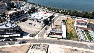 Kocaeli Büyükşehir Belediyesi, Başiskele Sahili'nde yeni trafik düzenlemesini tamamladı. Ara