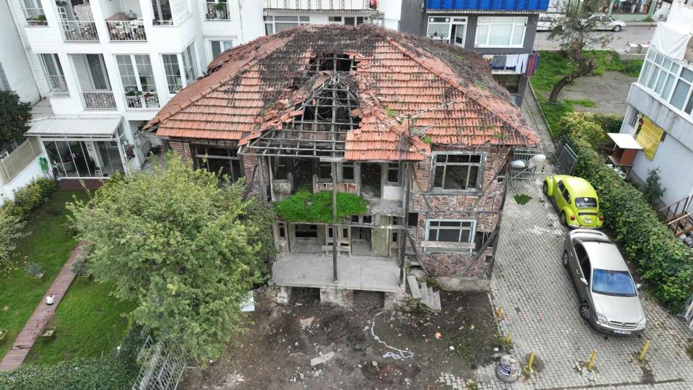 Gölcük Değirmendere'de bulunan tarihi bina, aslına uygun şekilde yeniden inşa
