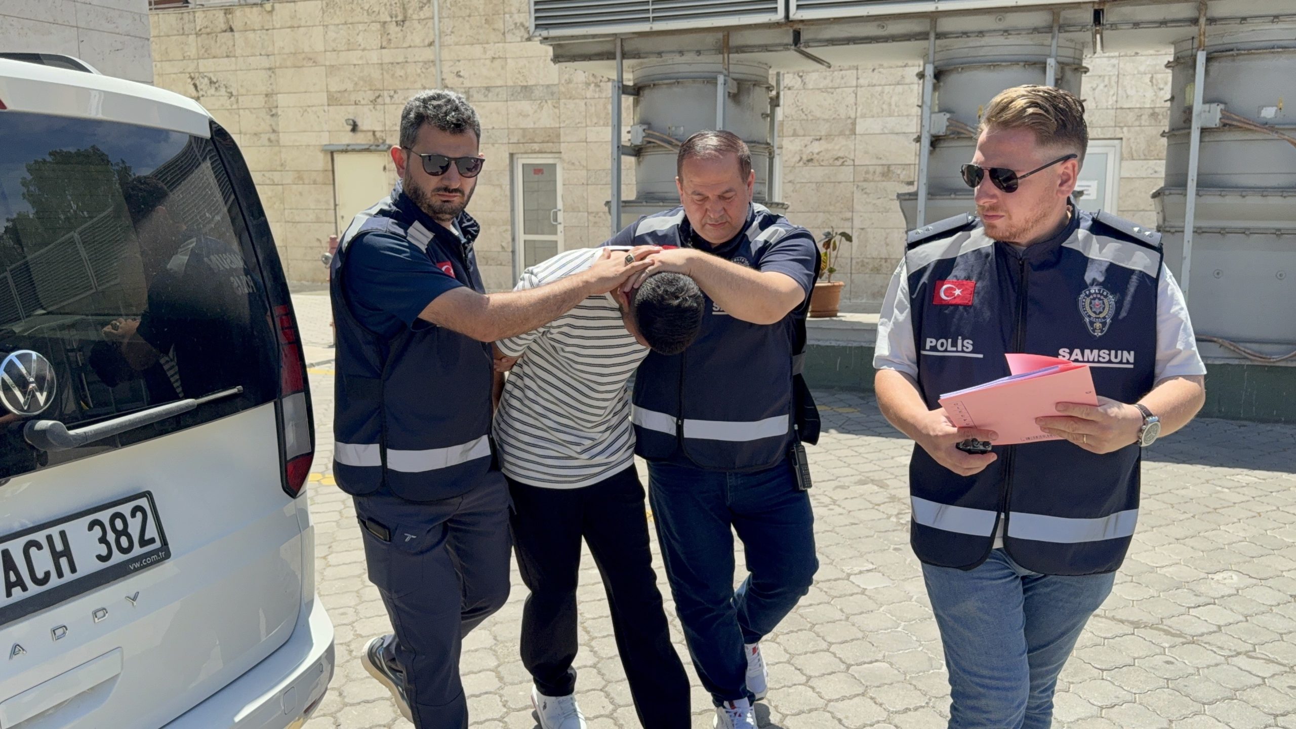Sokakta takip ettiği kadına cinsel istismarda bulundu