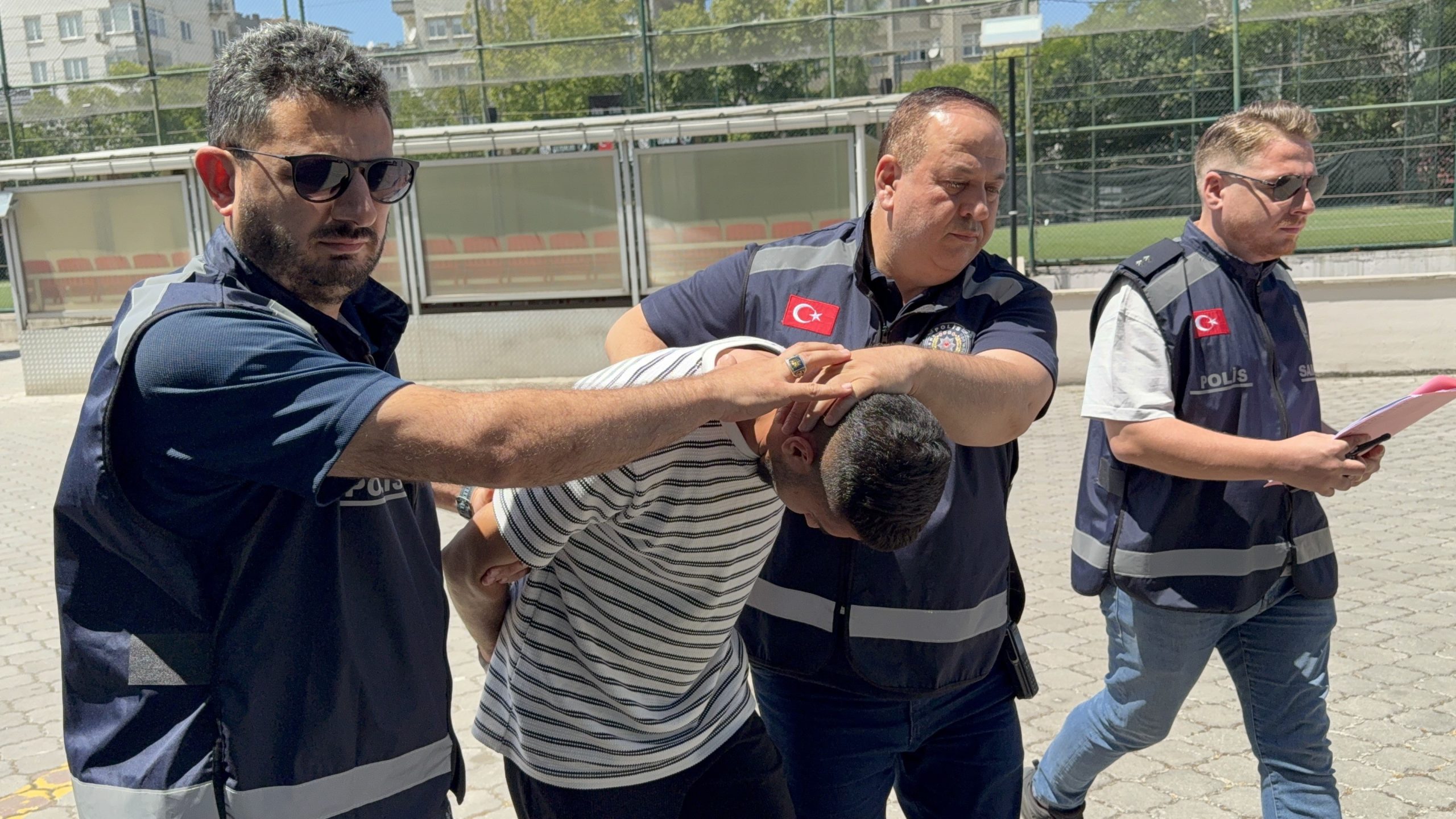 Sokakta takip ettiği kadına cinsel istismarda bulundu