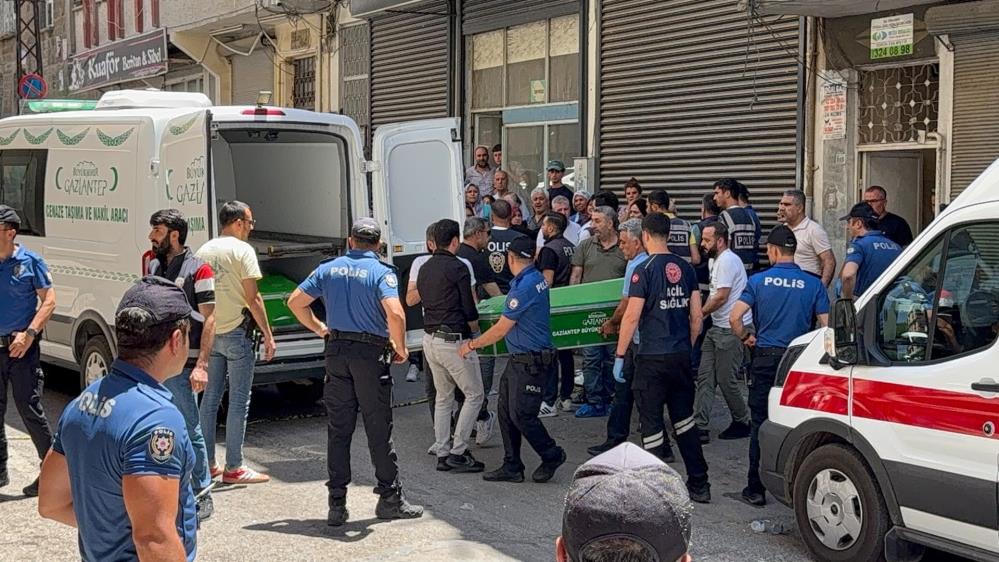 Gaziantep'in Şehitkamil ilçesinde cezaevinden izinli çıkan bir şahıs, tartıştığı eşini