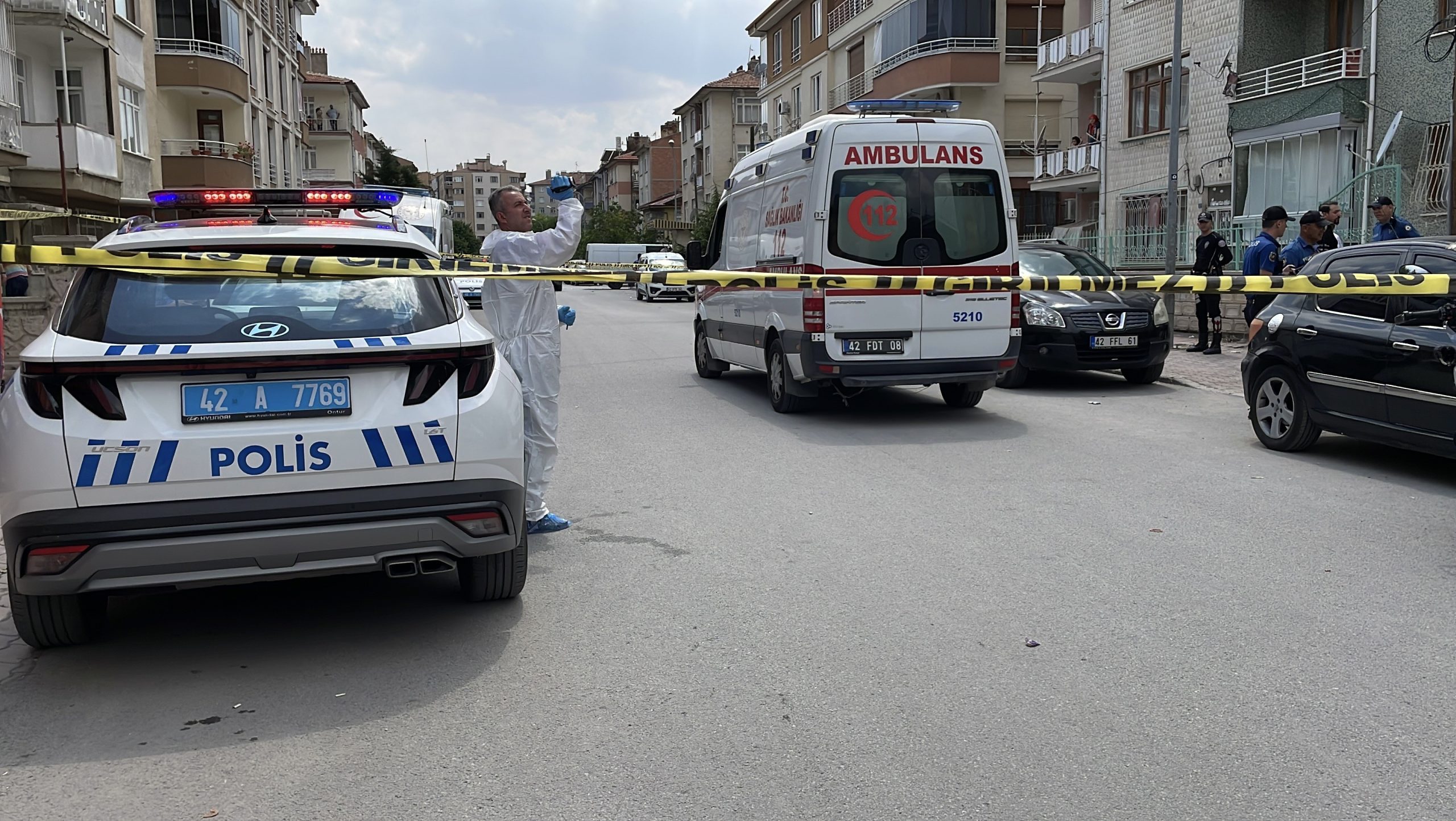 Aile katliamı: Üvey annesi ile kız kardeşinin boğazını kesti