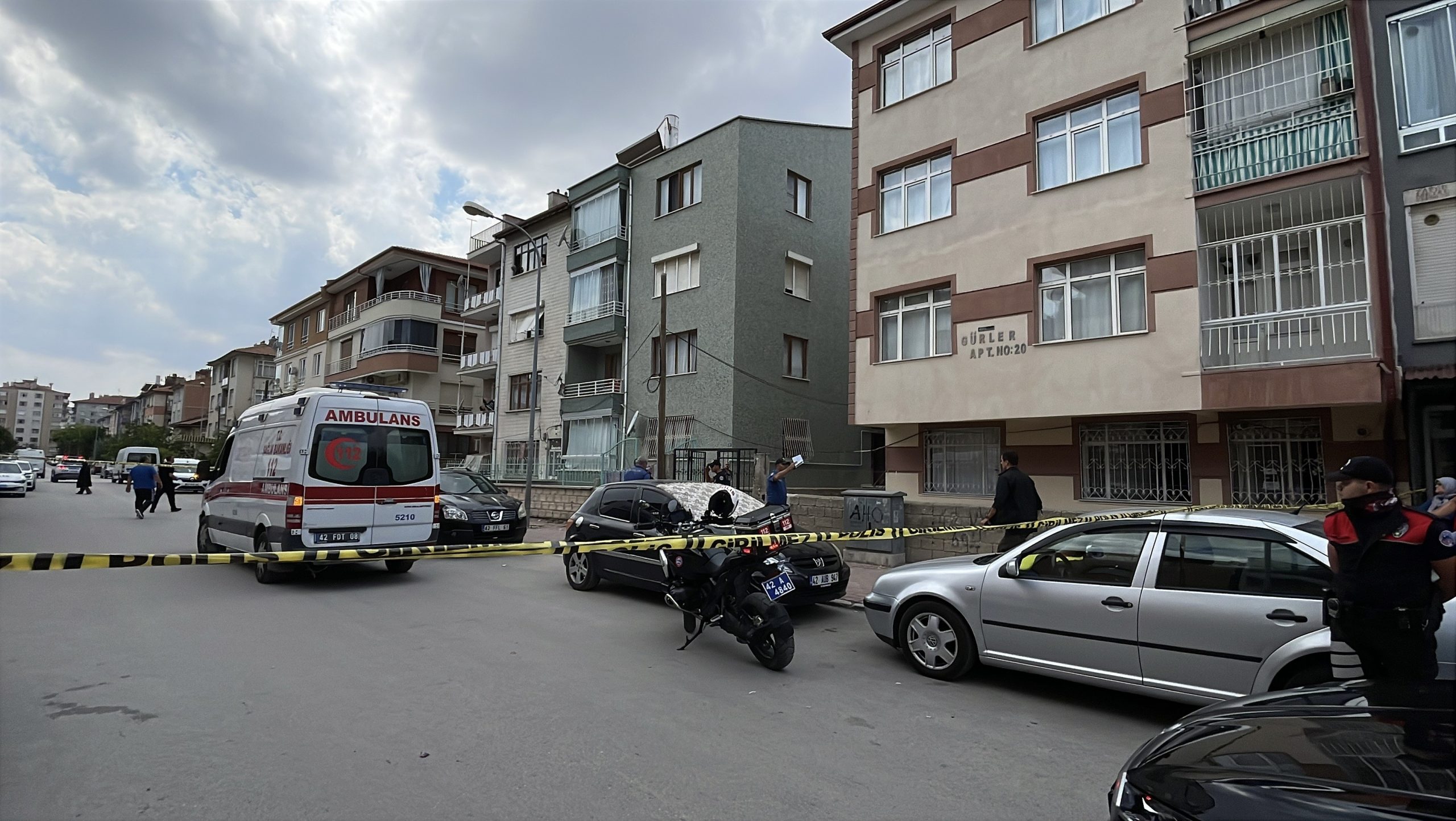 Aile katliamı: Üvey annesi ile kız kardeşinin boğazını kesti