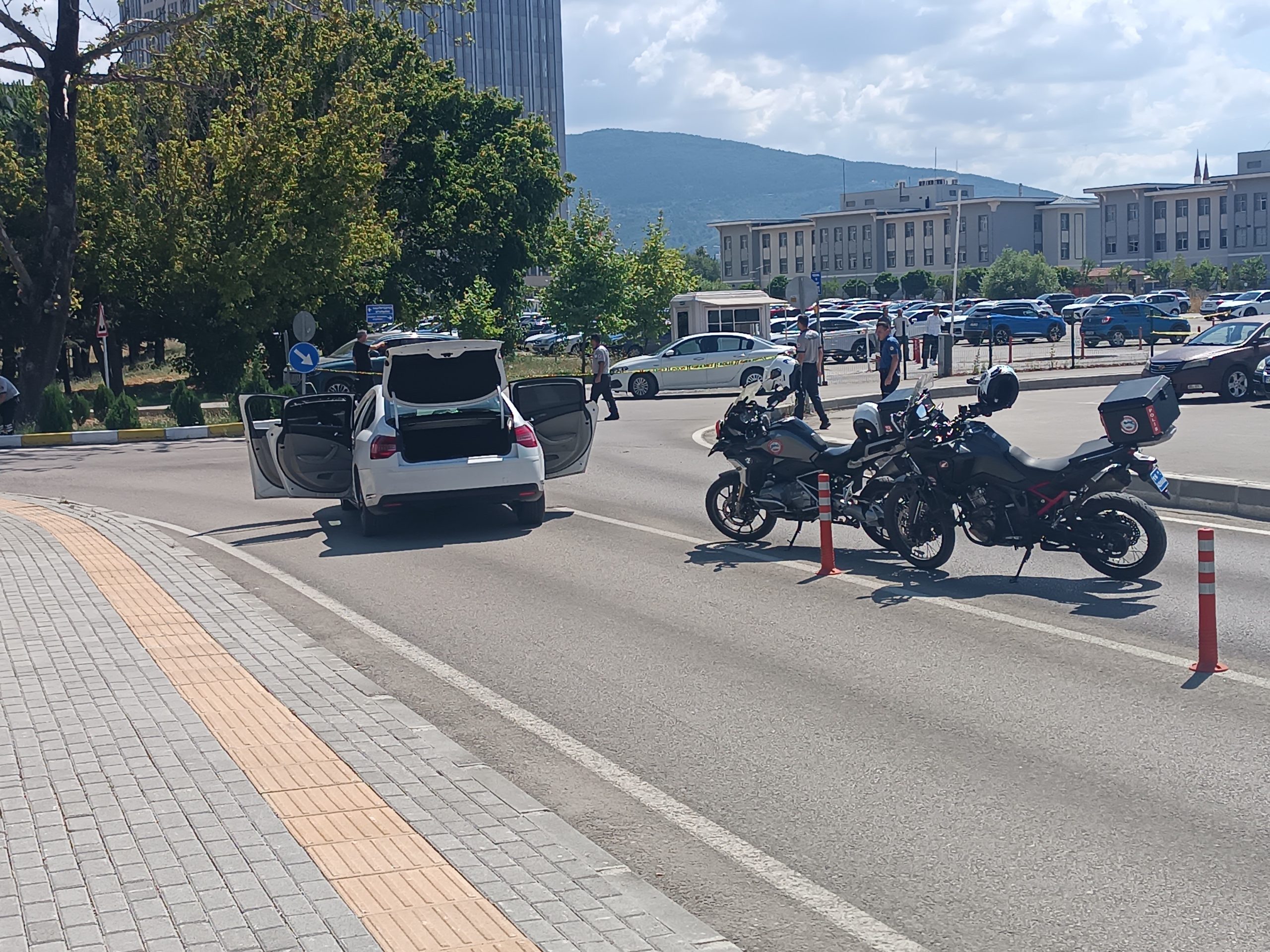 Adliyede silah sesleri: Ortalık karıştı, bölge ablukaya alındı!