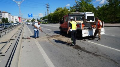 Kocaeli'nin İzmit ilçesi D-100 Karayolu Yenidoğan geçişinde meydana gelen zincirleme