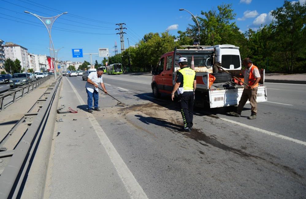Kocaeli'nin İzmit ilçesi D-100 Karayolu Yenidoğan geçişinde meydana gelen zincirleme