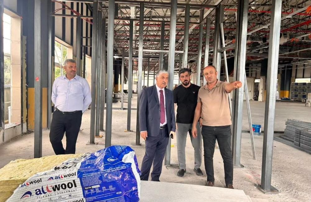 Dilovası'nda yapımı süren yeni belediye hizmet binasında çalışmalar planlanan takvim