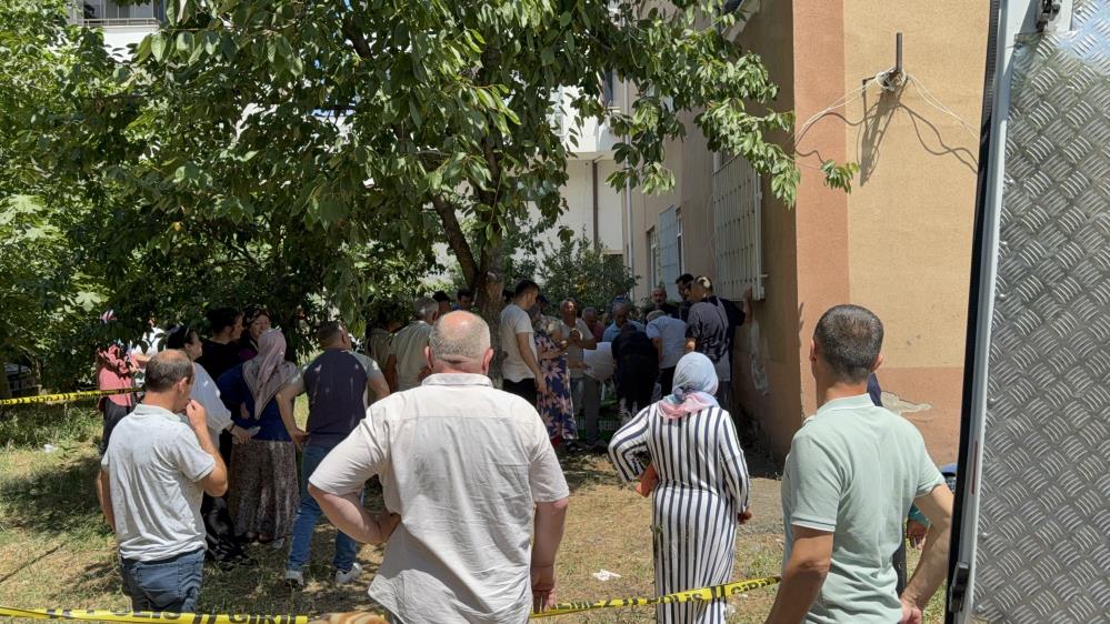 Kahreden olay: 2. Kattan düştü, Kurtarılamadı!