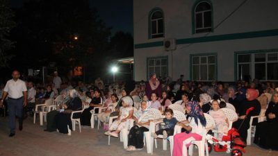 Kocaeli'nin Körfez ilçesinde düzenlenen Vefa Geceleri programında konuşan İl Müftüsü