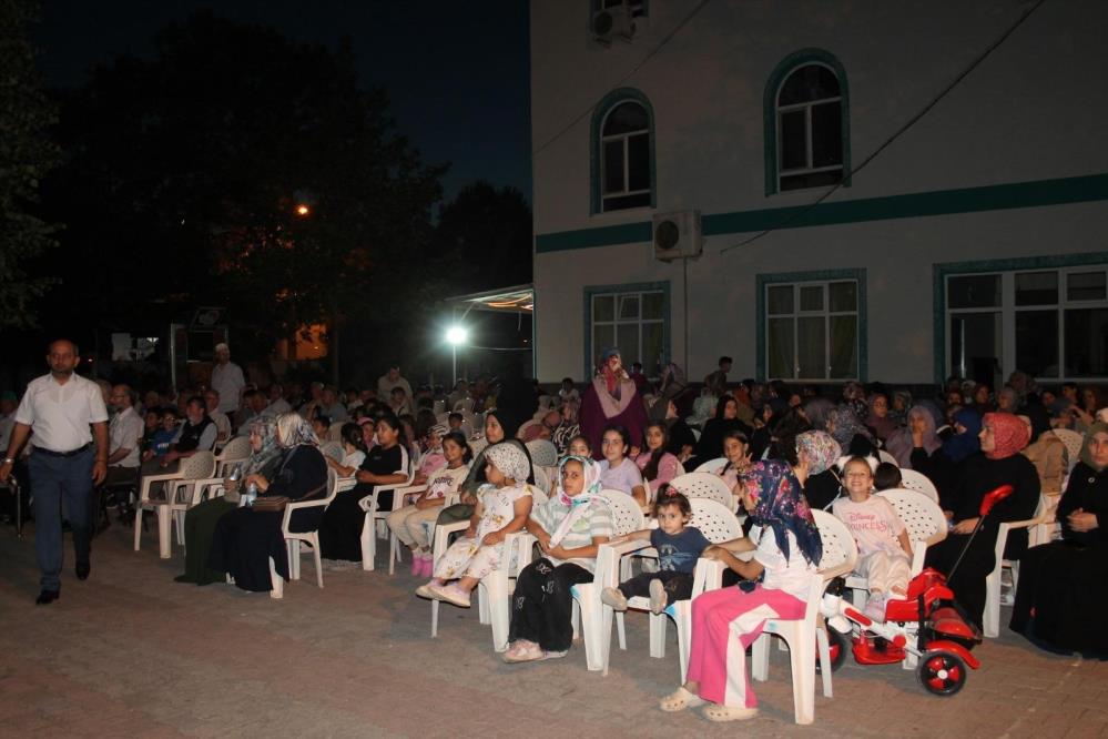 Kocaeli'nin Körfez ilçesinde düzenlenen Vefa Geceleri programında konuşan İl Müftüsü