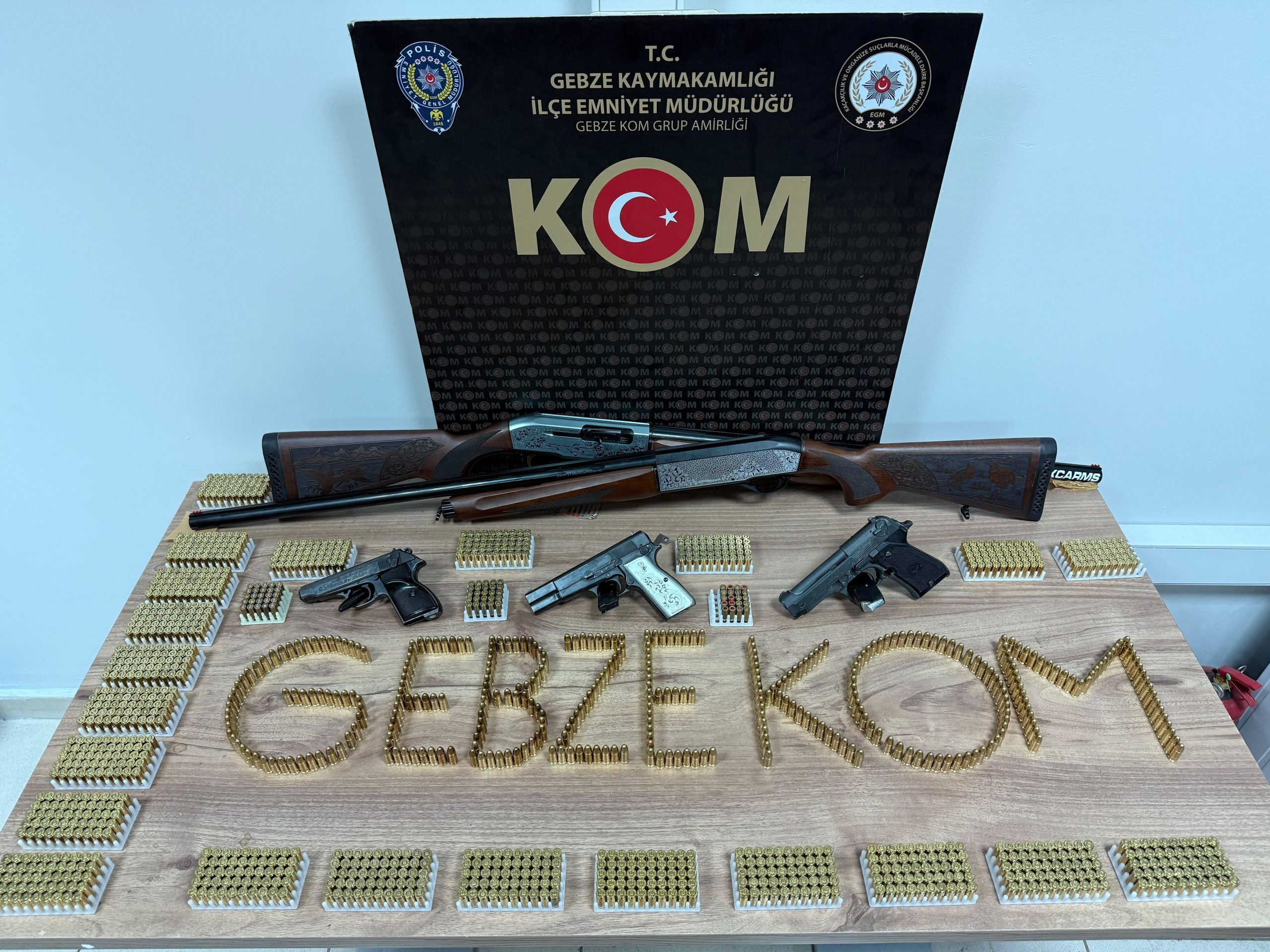 Kocaeli'de şok operasyon: Ev değil, cephanelik!
