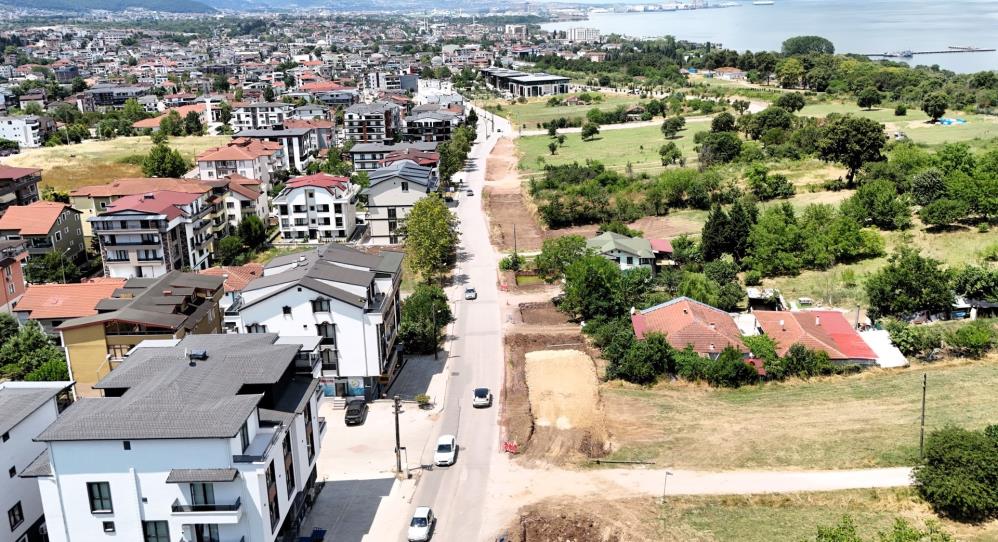 Kocaeli'ye bağlı Başiskele'de Selahattin Eyyübi Caddesi'nin ikinci etap yol genişletme