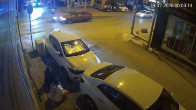 Kocaeli'nin Gebze ilçesinde gece saatlerinde meydana gelen feci trafik kazasında,