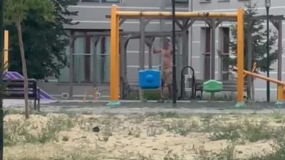 Kocaeli'de çocuk parkında elinde bıçak olan şahıs cinnet geçirdi. Polislerin