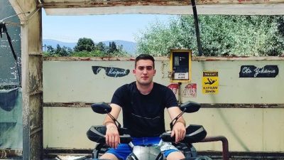 Burdur'un Yenice Mahallesi'nde 26 yaşındaki Alim Çolak, evinde yakınları tarafından