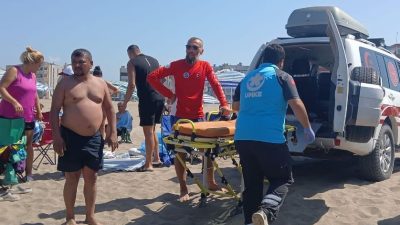 Sakarya'nın Karasu ilçesinde denizde yüzerken boğulma tehlikesi geçiren adam, cankurtaranların