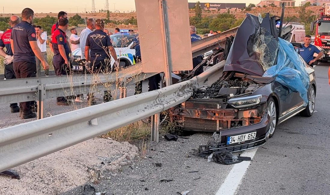 Kayseri'nin Melikgazi ilçesinde düğüne gitmek üzere yola çıkan konvoydaki bir