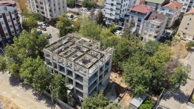 Çayırova Özgürlük Mahallesi'nde yapımı süren Bilgi Evi ve Aile Sağlığı