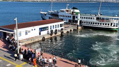 İzmit Körfezi'nde yaz dönemi boyunca her cumartesi düzenlenen "Mehtap Turları"