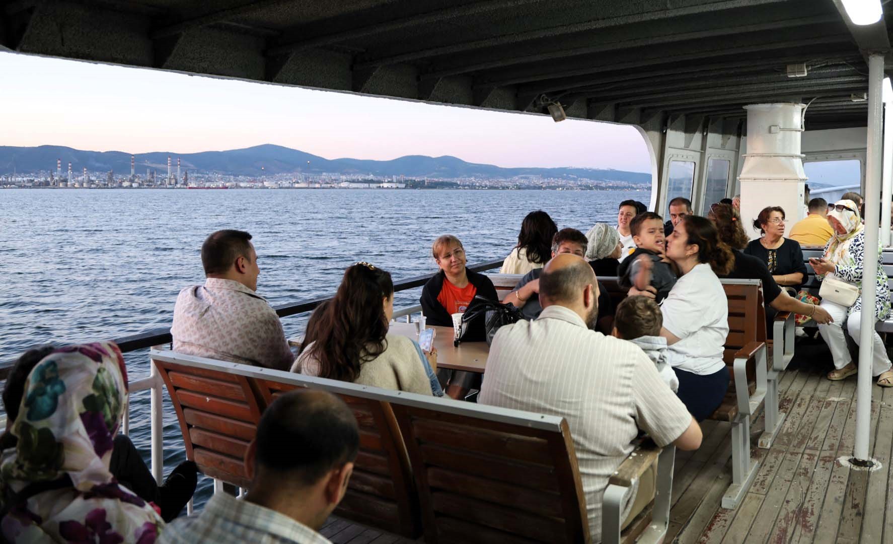 İzmit Körfezi'nde vapur keyfi