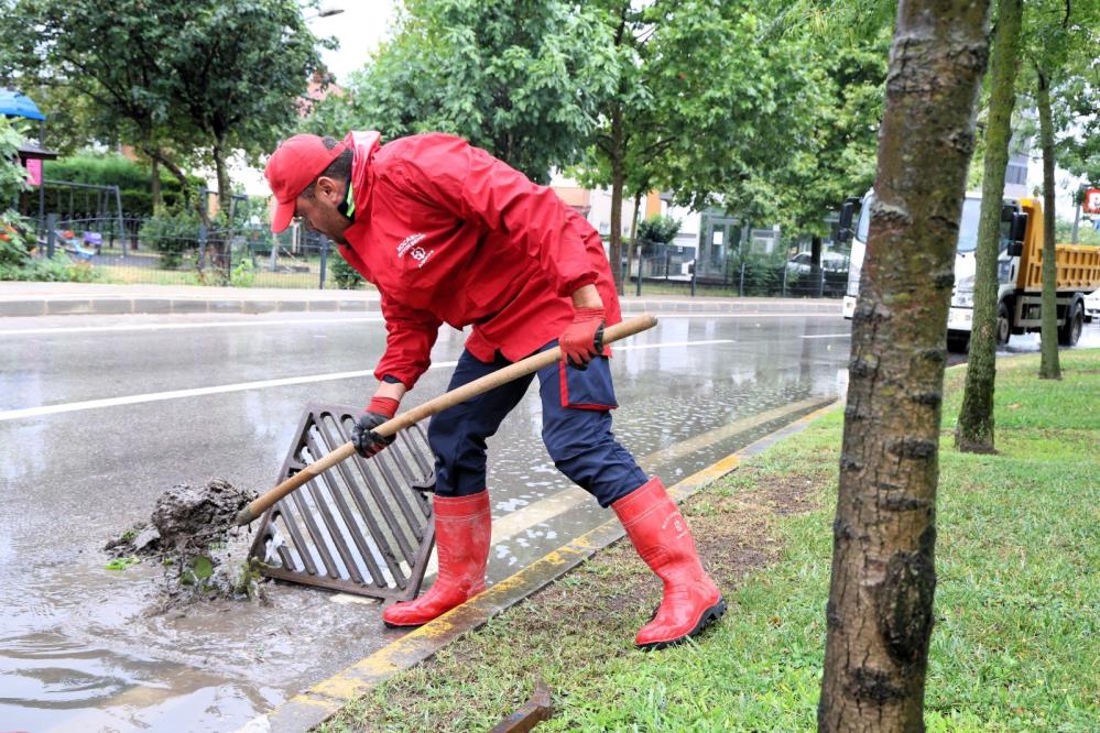Büyükşehir olası risklere geçit vermedi: Yağış öncesi kapsamlı hazırlık!
