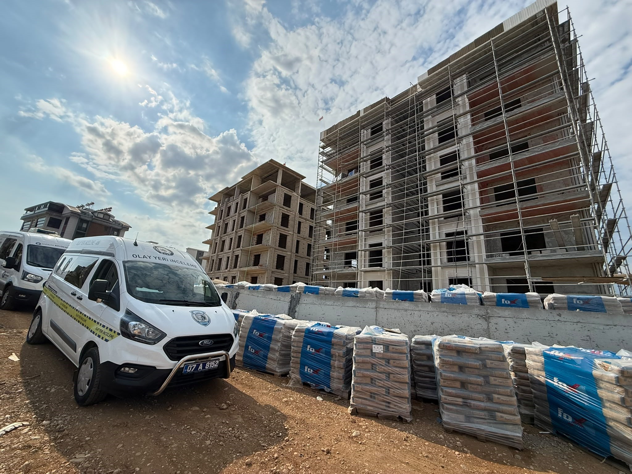 İnşaatta üzerine beton blok düşen işçi hayatını kaybetti