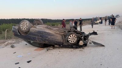 Mersin’in Tarsus ilçesinde trafiğe kapalı yolda kontrolünü kaybederek takla atan