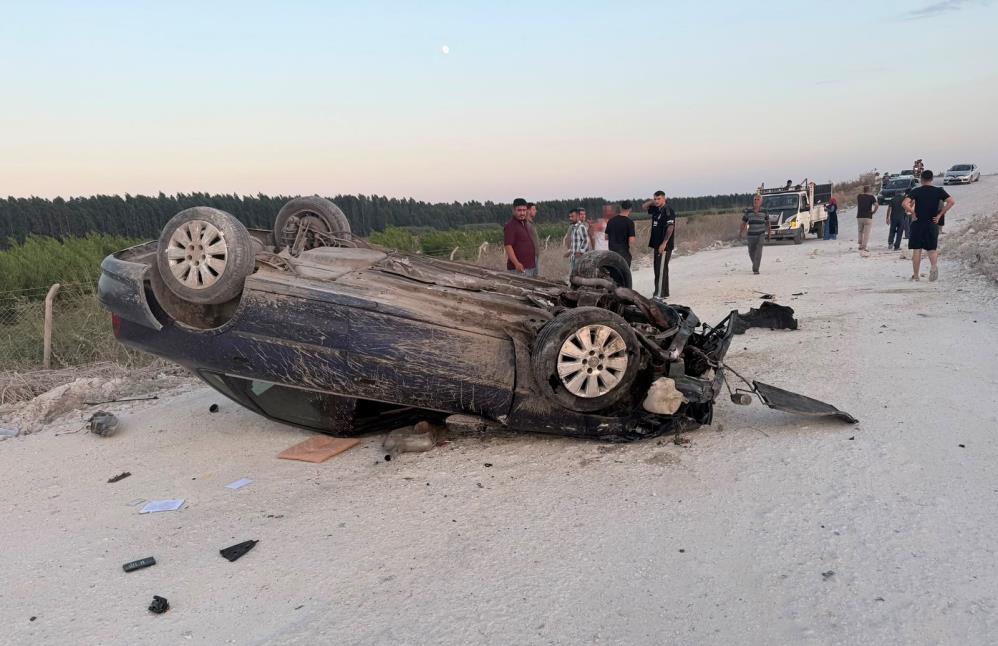Mersin’in Tarsus ilçesinde trafiğe kapalı yolda kontrolünü kaybederek takla atan