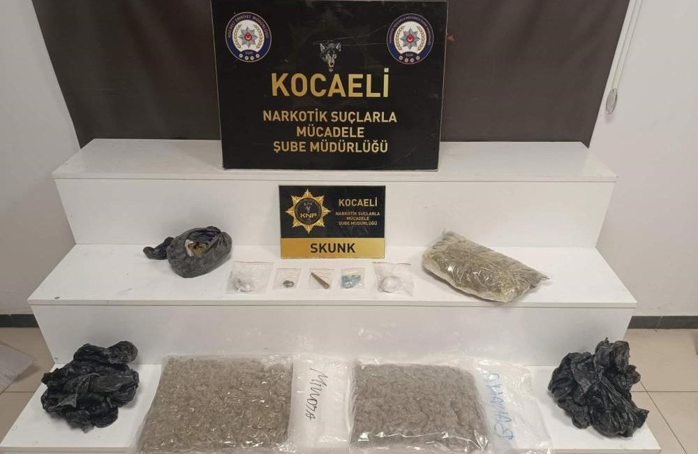 Kocaeli Emniyet Müdürlüğü ekiplerince uyuşturucu madde ticaretinin önlenmesine yönelik düzenlenen