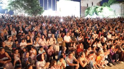 Gebze Eskihisar Kalesi'nde düzenlenen Kültür Sanat Akşamları kapsamında gerçekleştirilen bilim