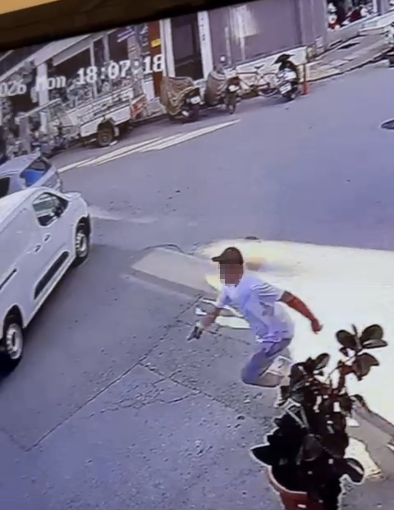 Komşuda silahlı kavga: 21 yaşındaki genç vuruldu