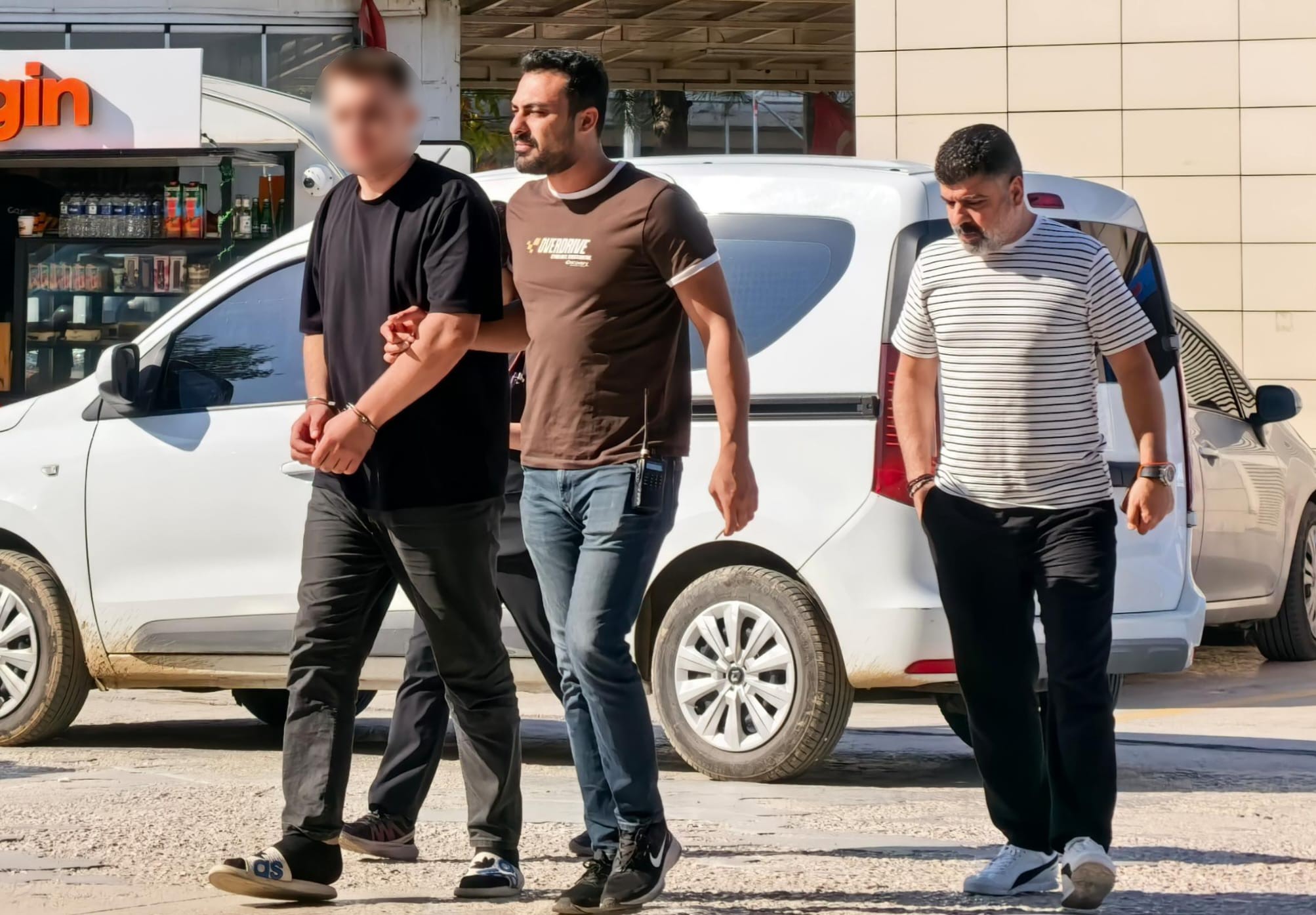 Aracına aldığı arkadaşına dehşeti yaşattı: 80 bin TL'lik şok zorbalık!
