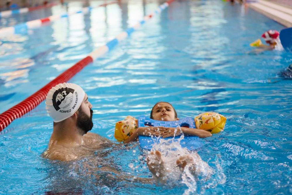 Kocaeli'de yüzme kurslarına rekor ilgi! Her yaşa eğitim