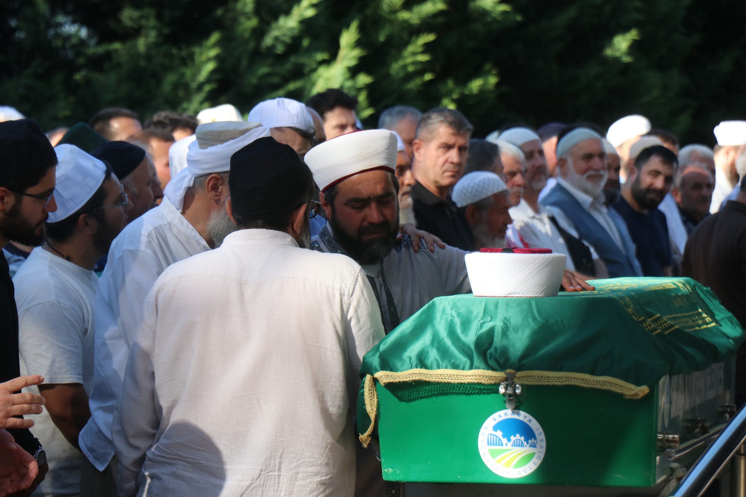 Feci kazada ölen hafızın cenaze namazını imam olan babası kıldırdı