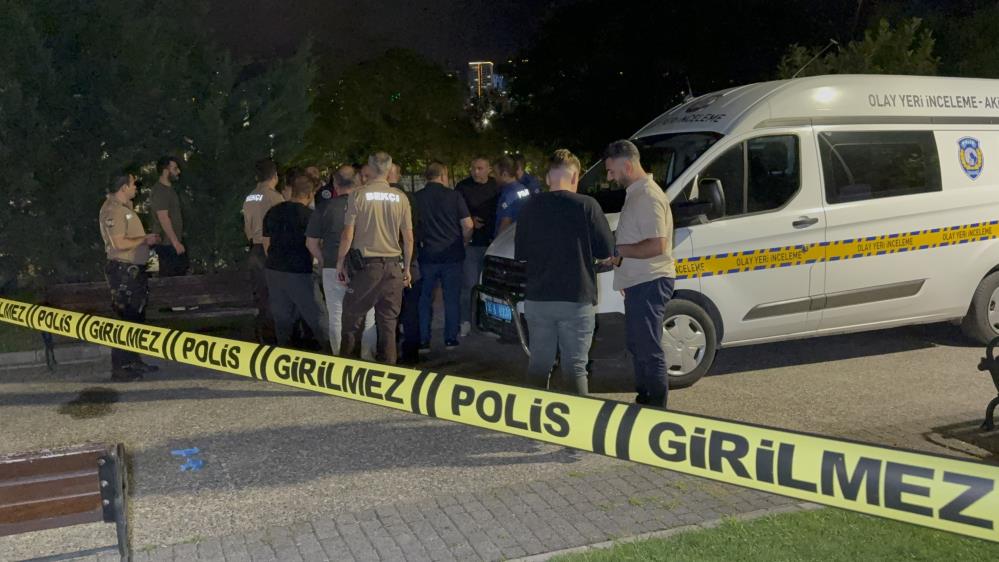 Samsun'un Canik ilçesinde emekli polis memuru C.G., millet bahçesinde başına