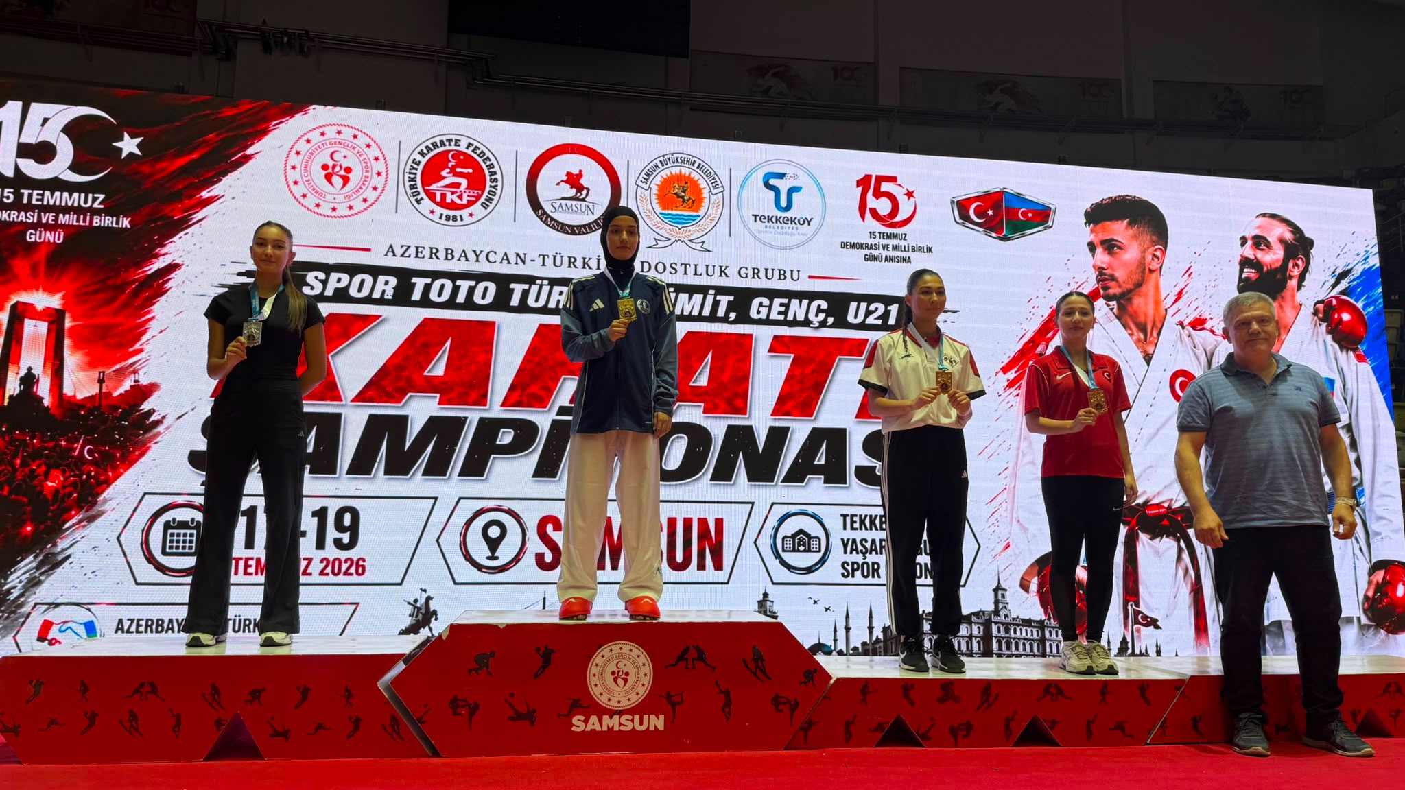 Kağıtspor'dan bir haftada 10 Türkiye şampiyonluğu