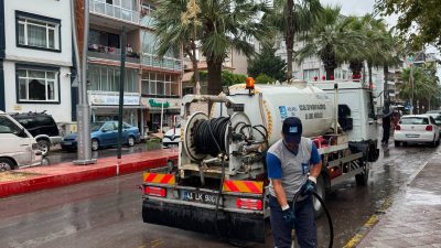 Kocaeli Büyükşehir Belediyesi, kuvvetli yağış uyarılarının ardından kent genelinde teyakkuza