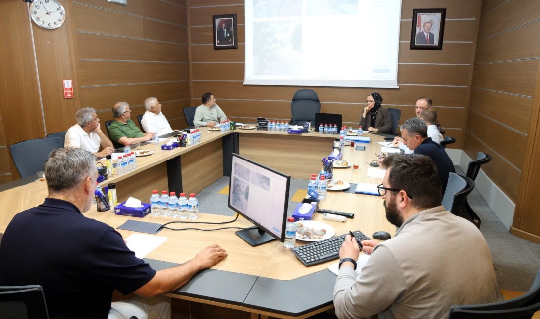 Kocaeli Büyükşehir Belediyesi Encümeni, haftalık olağan toplantısını gerçekleştirerek adeta şehre