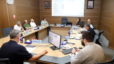 Kocaeli Büyükşehir Belediyesi Encümeni, haftalık olağan toplantısını gerçekleştirerek adeta şehre