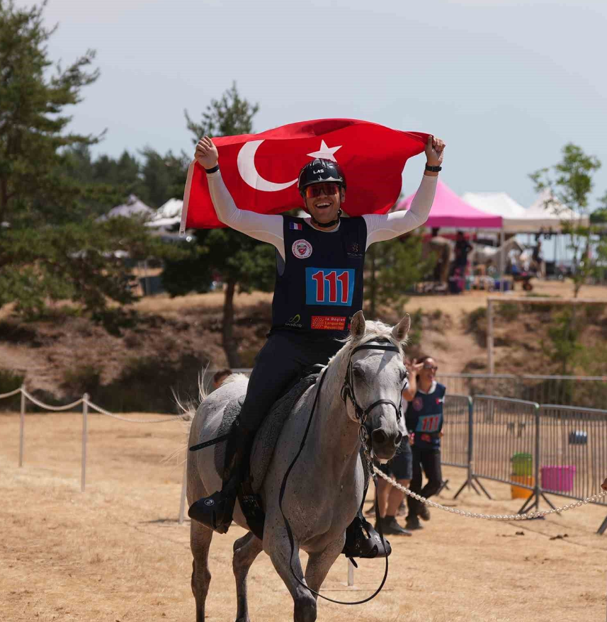 İzmitli Oğuz Alper Öktem, milli sporcu oluyor!
