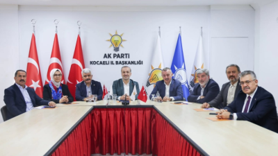 AK Parti Kocaeli İl Başkanı Şahin Talus, milletvekilleri ve Kocaeli