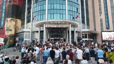 İstanbul Cumhuriyet Başsavcılığı tarafından İzmit Belediyesi’ne yönelik yürütülen "yolsuzluk" soruşturması