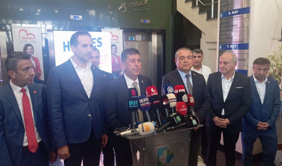 CHP Yerel Yönetimler Heyeti, sabah saatlerinde gerçekleştirilen operasyonlarla gözaltına alınan