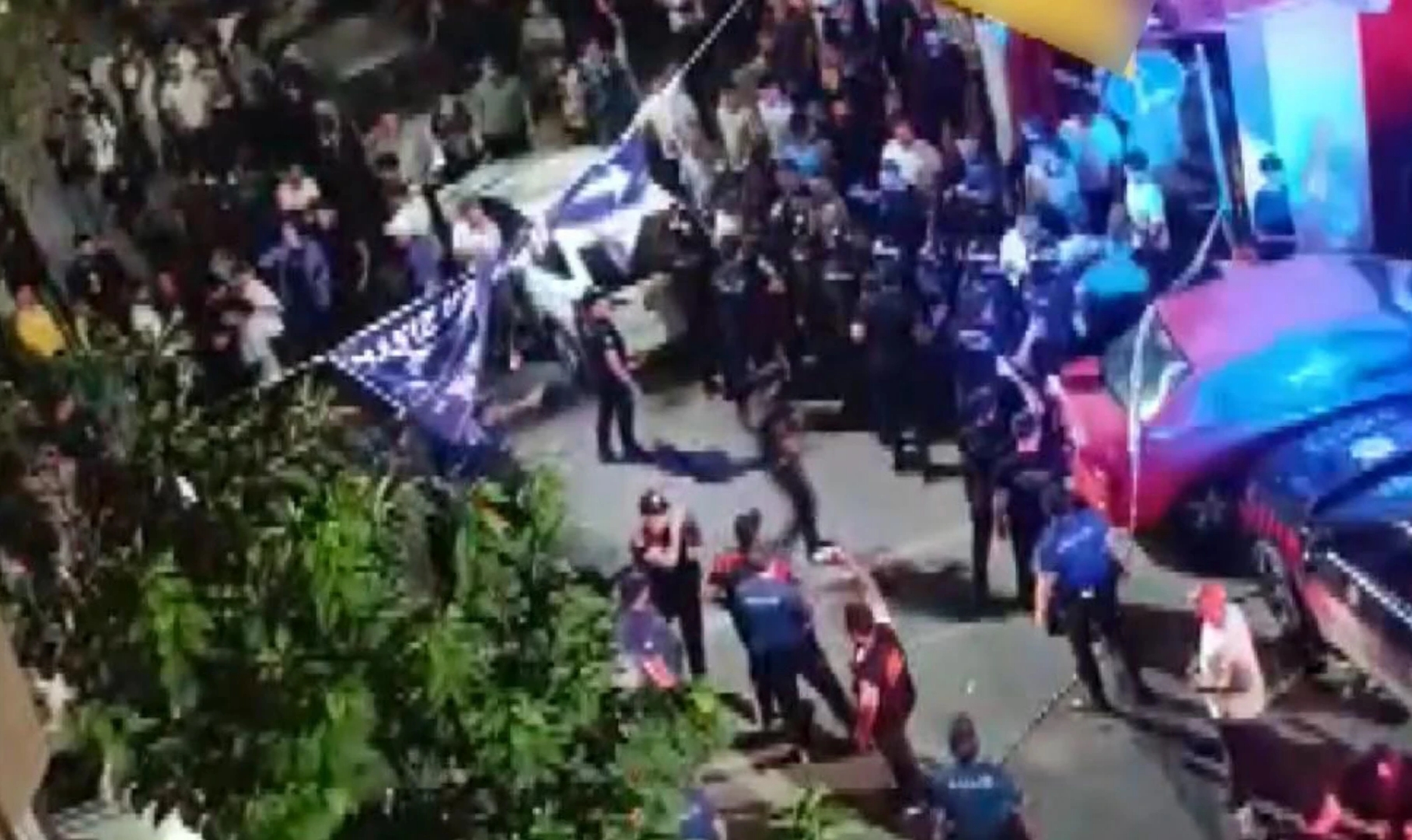 14 yaşındaki çocuğa cinsel istismar: Mahalle savaş alanına döndü