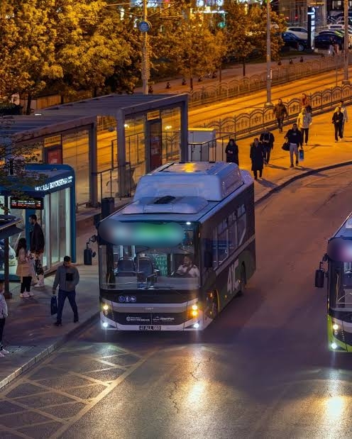 Kocaeli'de dev skandal: Otobüs şoförü rehin aldı, ortalık karıştı!
