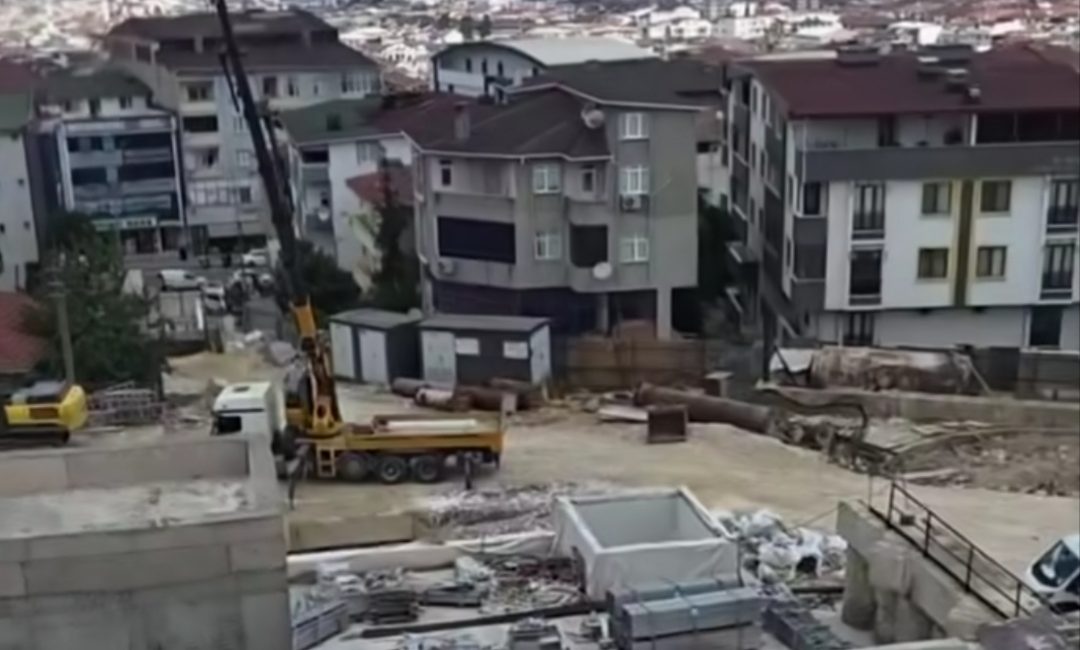Kocaeli'nin Darıca ilçesinde yapımı süren Gebze-Darıca Metro Hattı şantiyesinde meydana