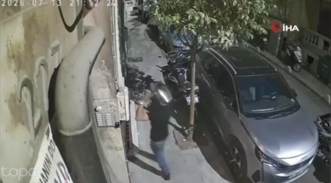 Eski eşinin evinde kayınpederine dehşeti yaşattı