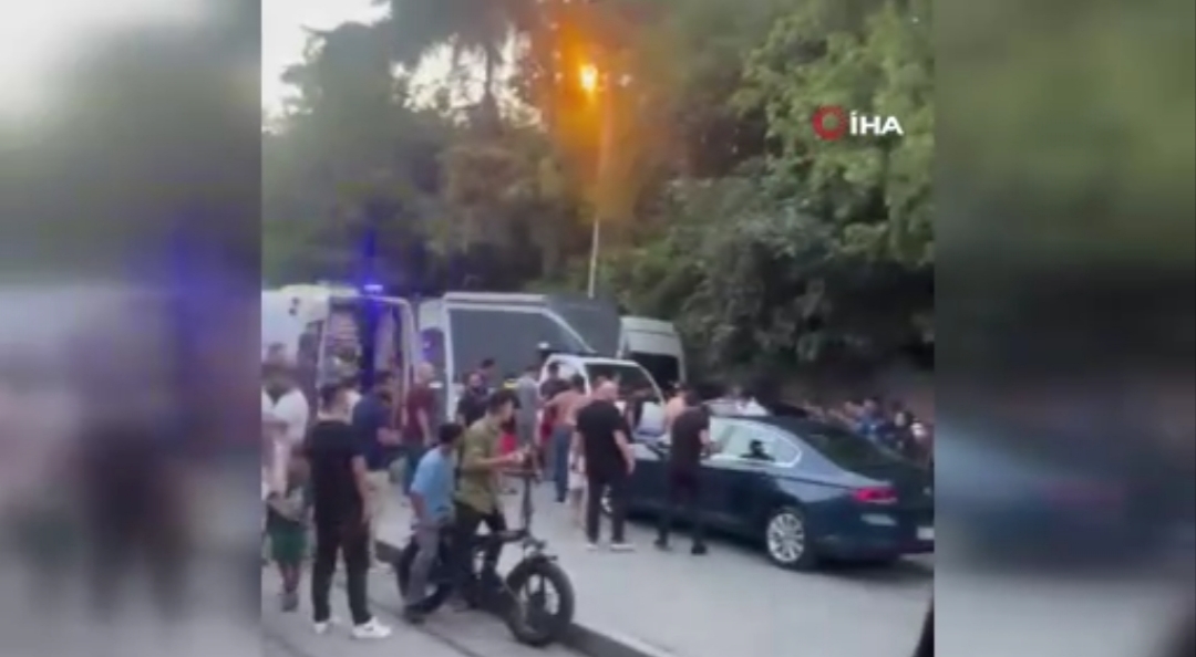 Trafikte yol verme kavgasında 4 kişi bıçaklandı!
